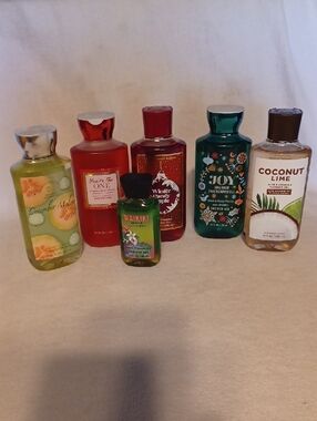Bath & Body Works Green, Red, Teal & Clear Shower Gel Set